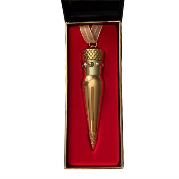 LOUBOUTIN Lipstick! - Picture 5 of 9